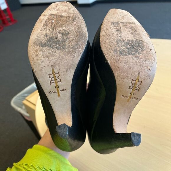 Dolce Vita Black Leather Platform Heels - Picture 6 of 7